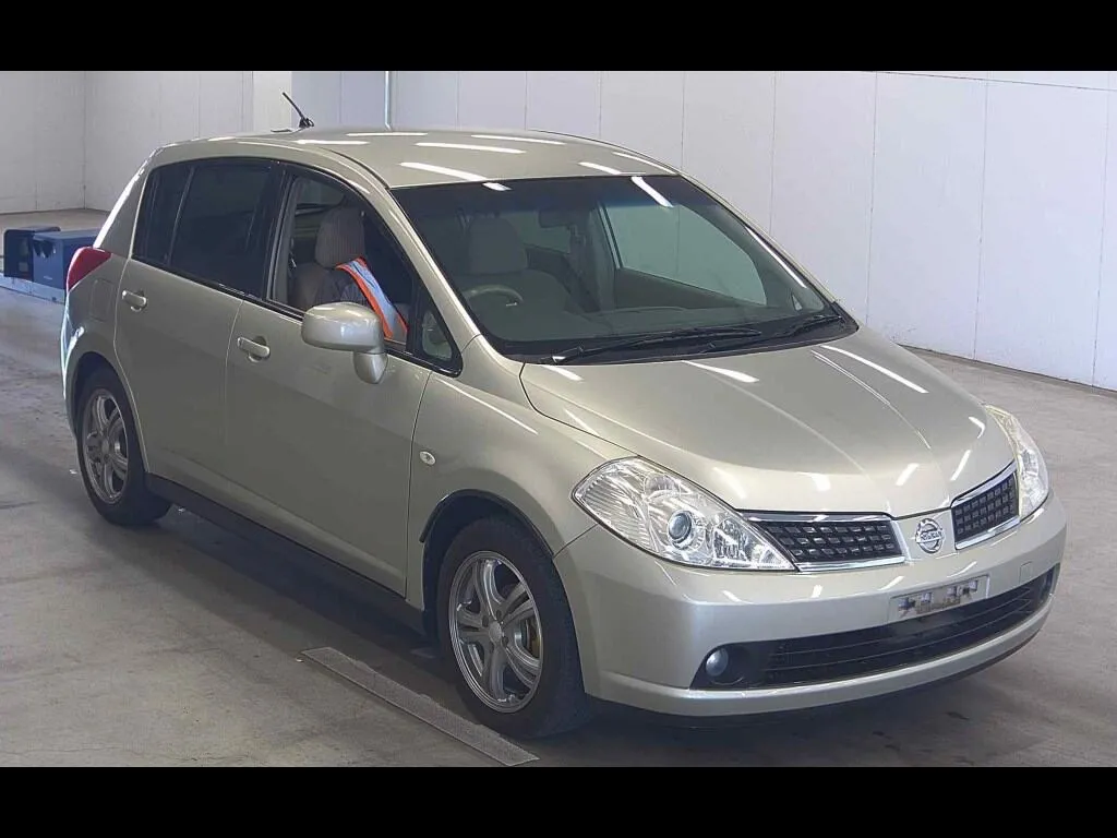 NISSAN TIIDA 15M