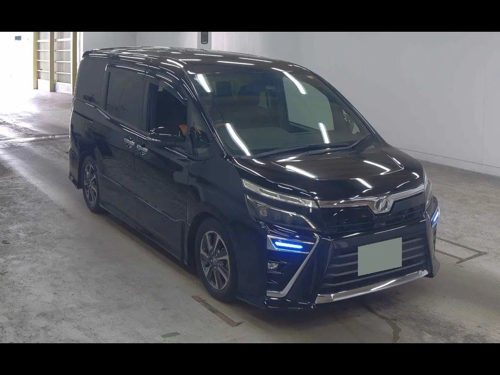 TOYOTA VOXY ZS KIRAMEKI