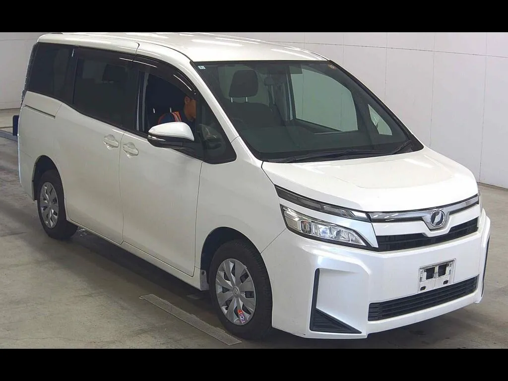 TOYOTA VOXY 4WD X