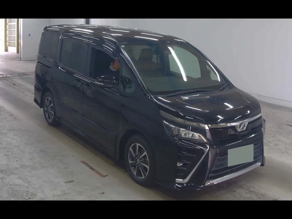 TOYOTA VOXY ZS