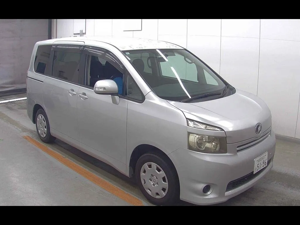 TOYOTA VOXY X L EDITION