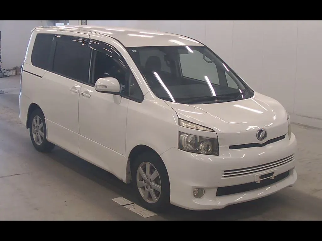 TOYOTA VOXY ZS
