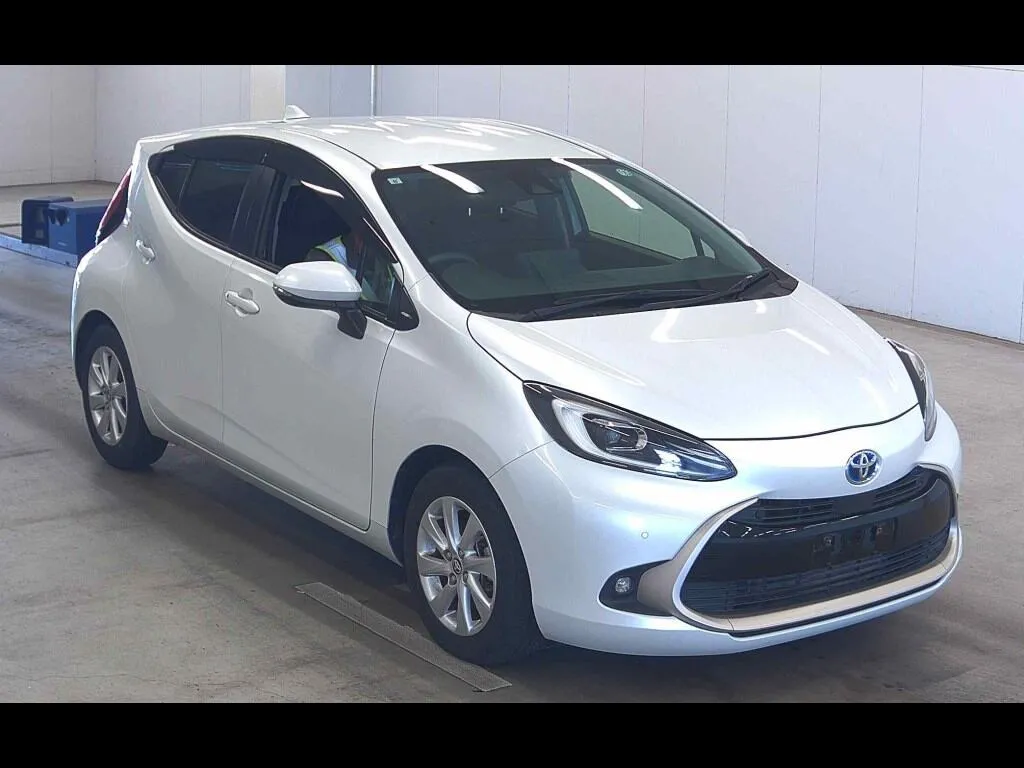 TOYOTA AQUA Z