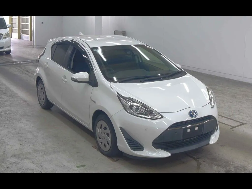 TOYOTA AQUA S SMART ENTRY PACKAGE