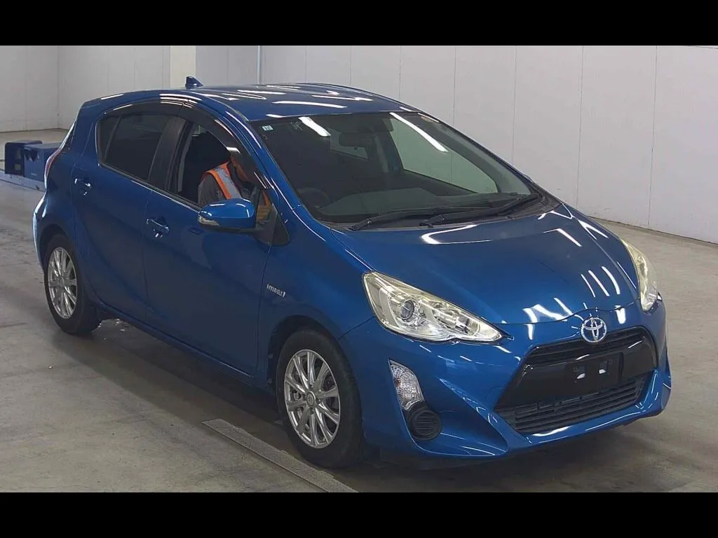 TOYOTA AQUA S