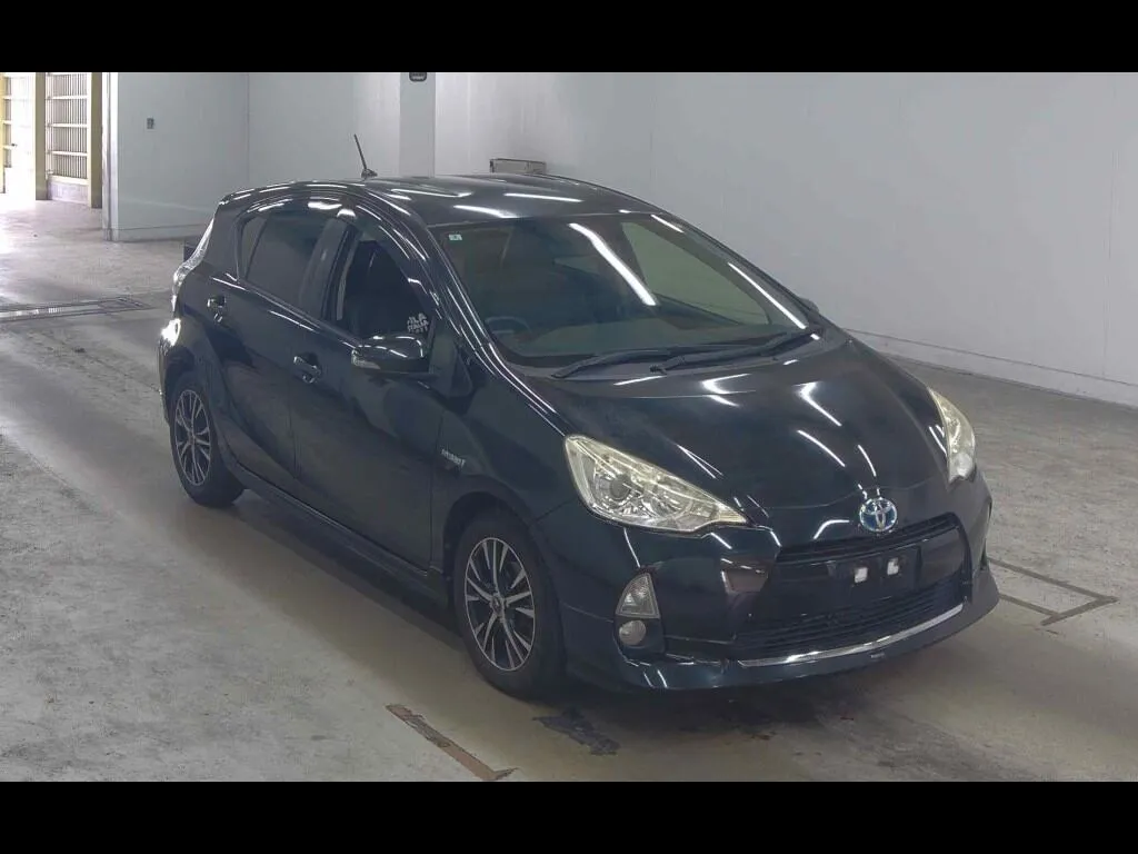 TOYOTA AQUA G BLACK SOFT LEATHER SELECTION