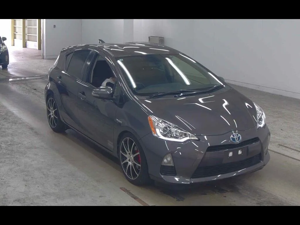 TOYOTA AQUA G SMART ENTRY PACKAGE