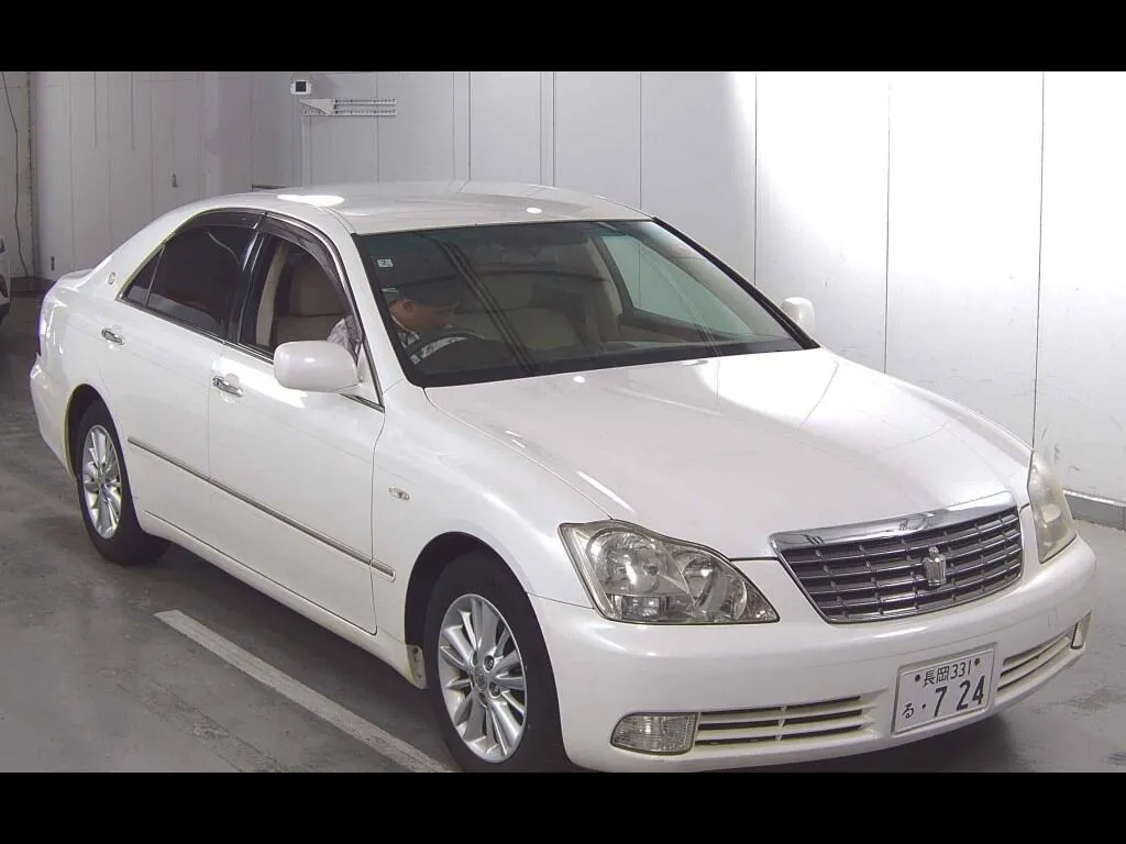TOYOTA CROWN 4D ROYAL SALOON