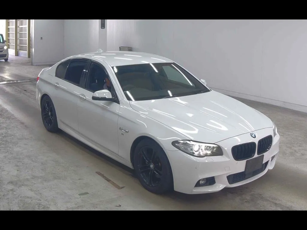 BMW 5 SERIES 4D 523I M-SPORT