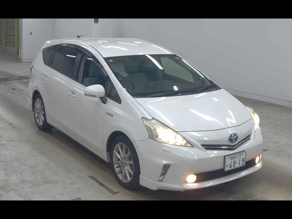 TOYOTA PRIUS ALPHA S TOURING SELECTION