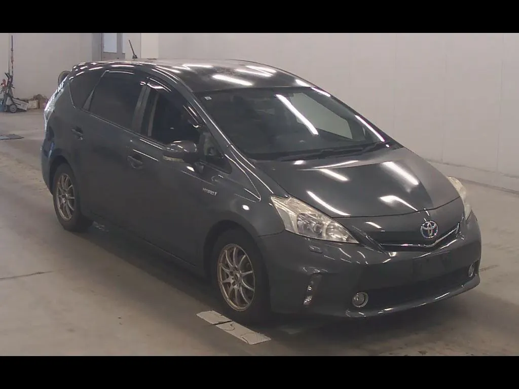 TOYOTA PRIUS ALPHA S