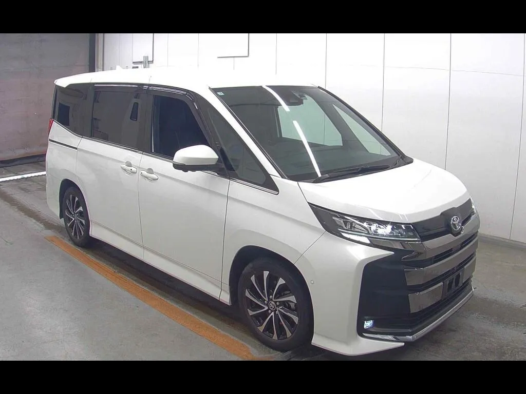 TOYOTA NOAH S-Z