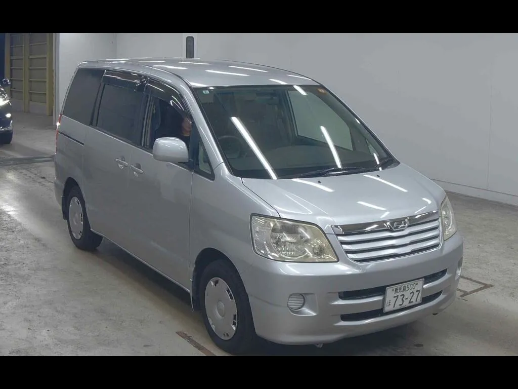 TOYOTA NOAH X V SELECTION