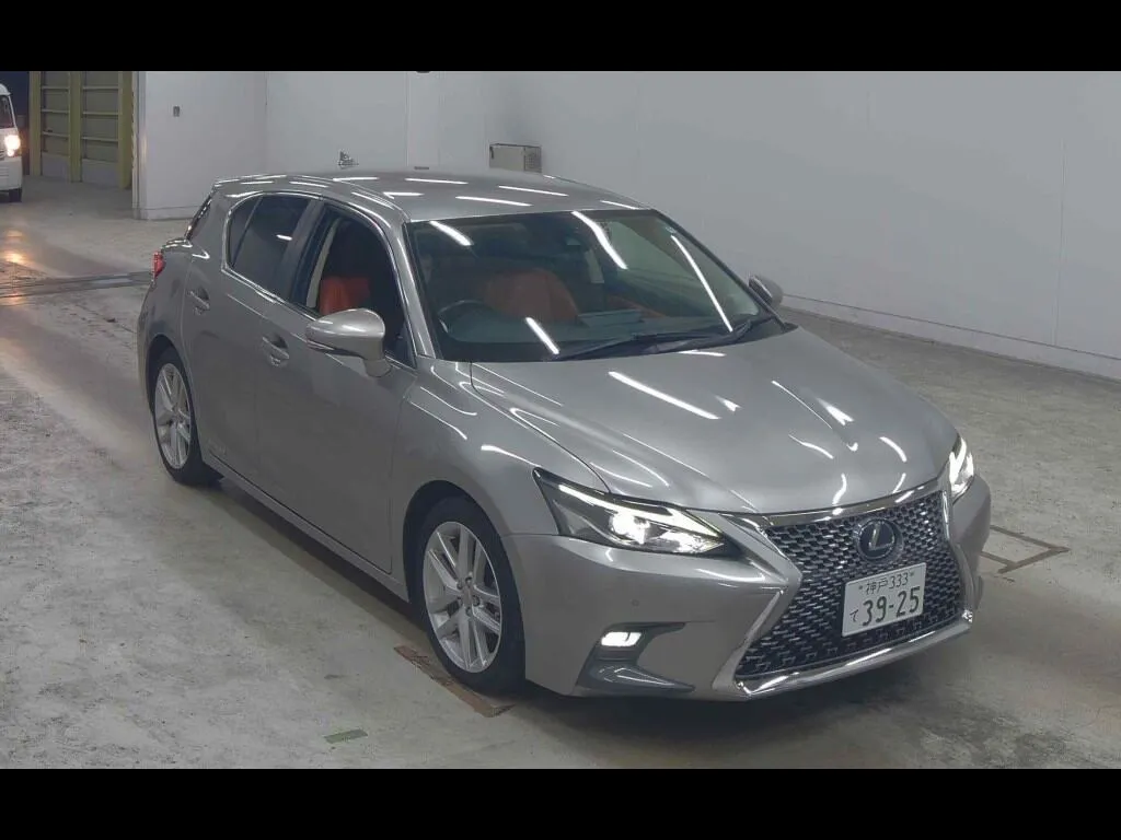 LEXUS CT CT200H VERSION L