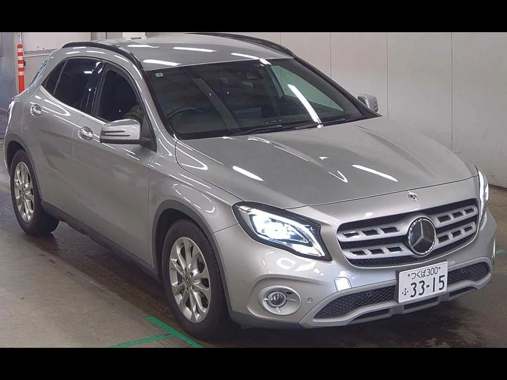 MERCEDES BENZ GLA-CLASS GLA180