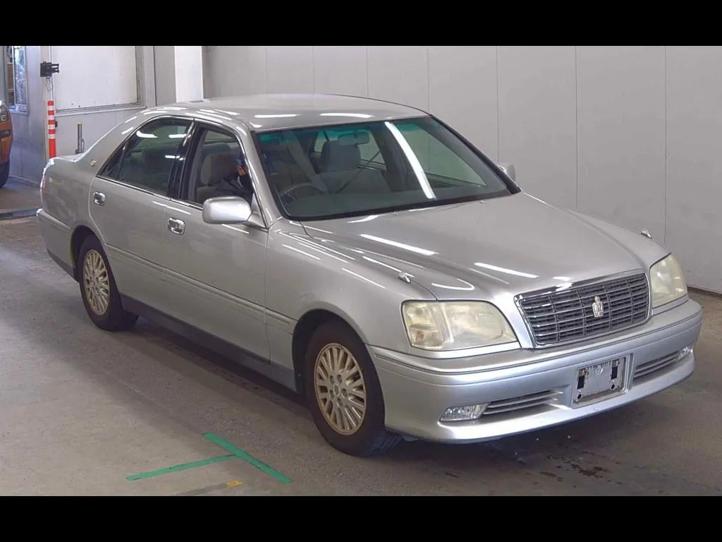 TOYOTA CROWN 4D ROYAL SALOON PREMIUM 21