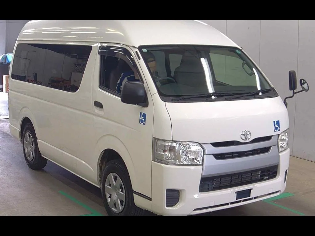 TOYOTA HIACE VAN 4D 4WD WELCAB