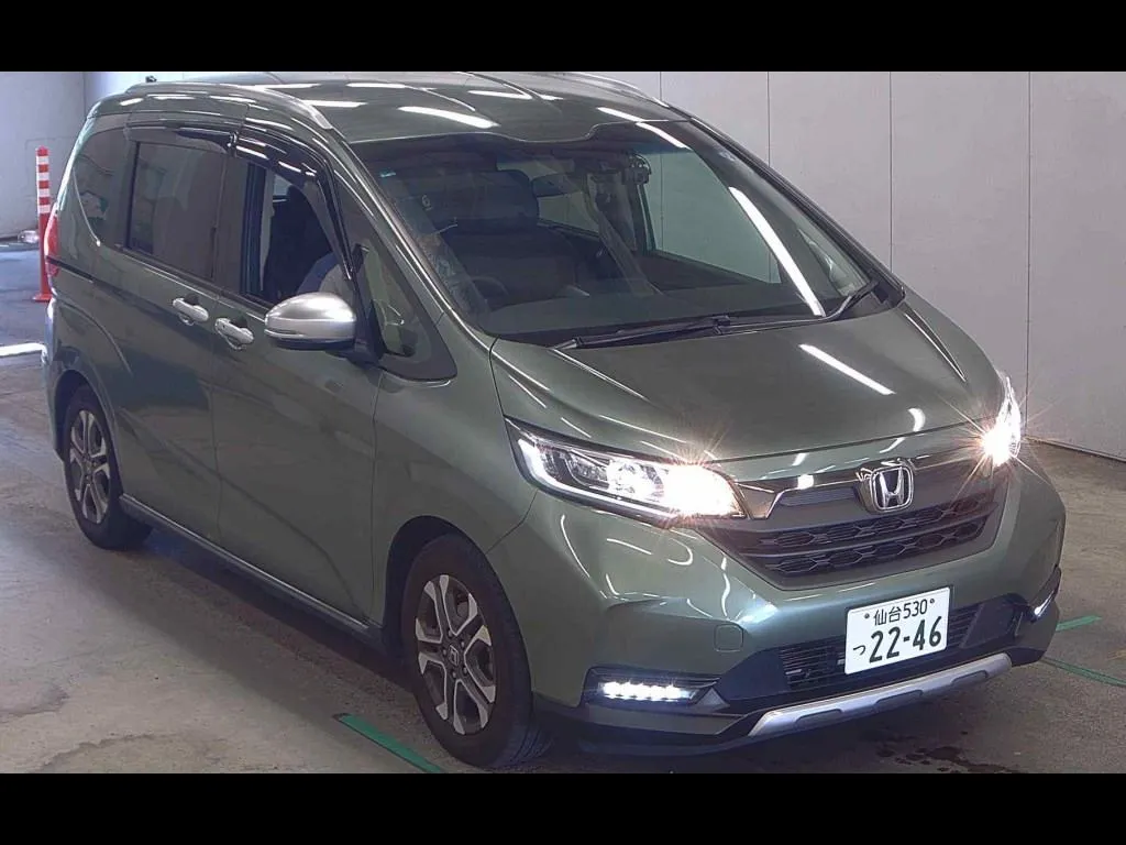 HONDA FREED CROSSTAR