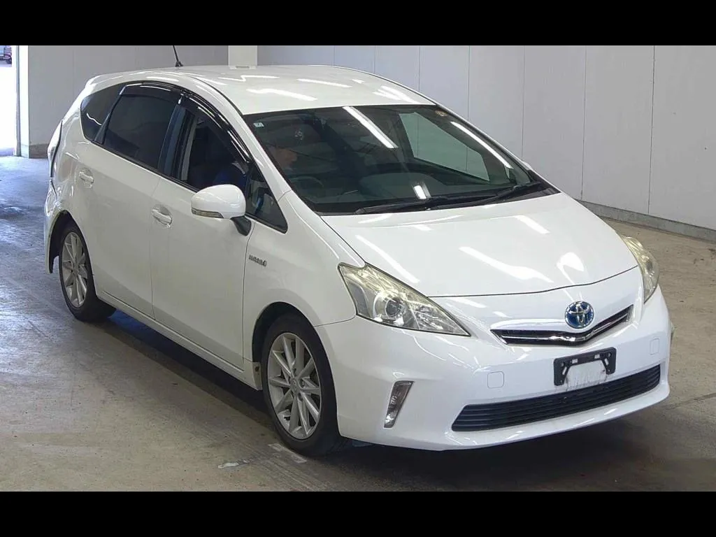 TOYOTA PRIUS ALPHA S L SELECTION