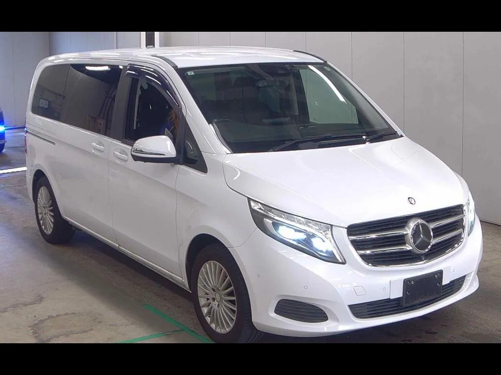 MERCEDES BENZ V-CLASS 5D V220D