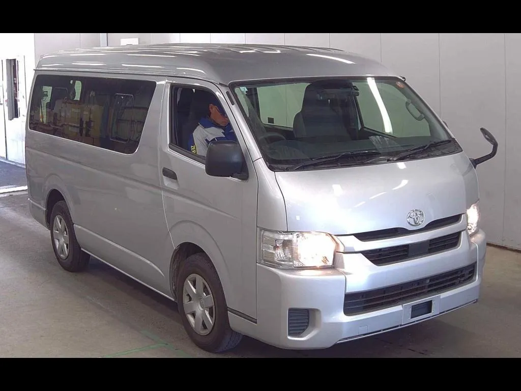 TOYOTA HIACE WAGON 4D DX
