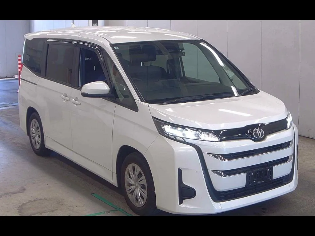 TOYOTA NOAH X