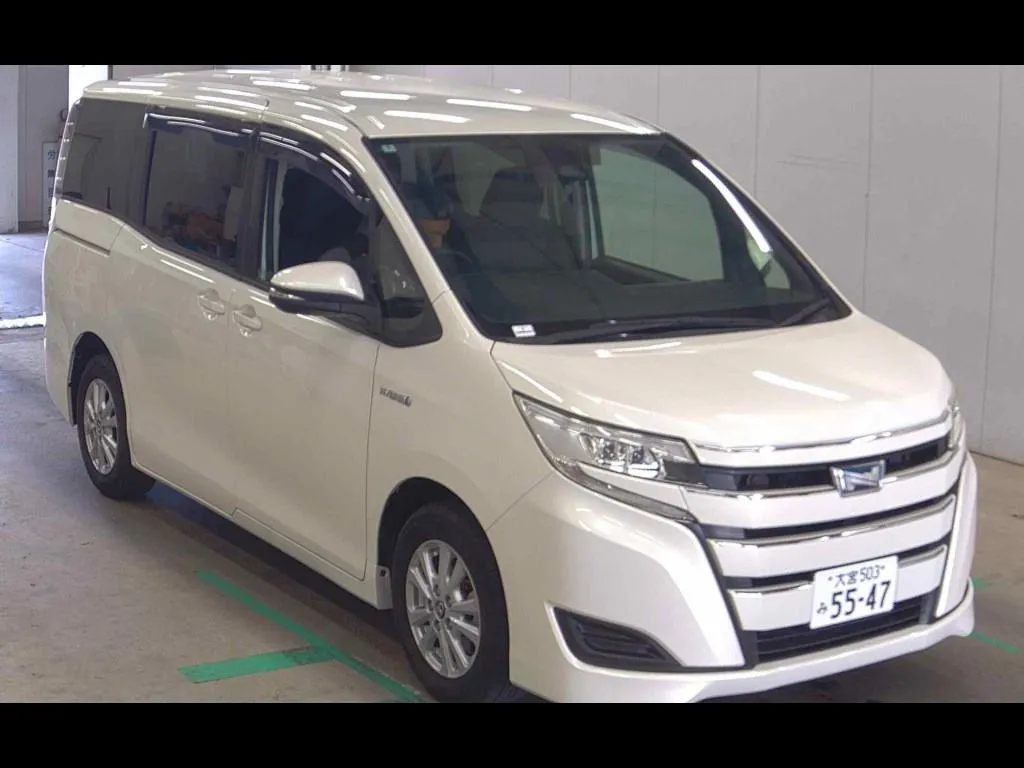TOYOTA NOAH HYBRID X