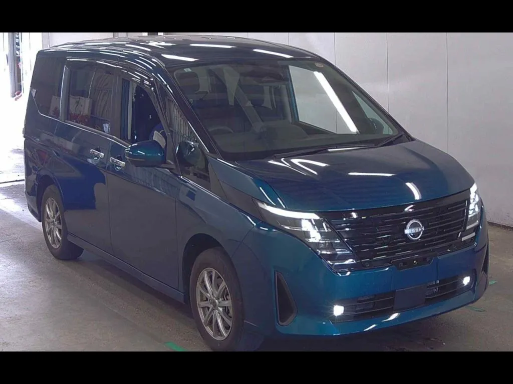 NISSAN SERENA 5D 4WD XV