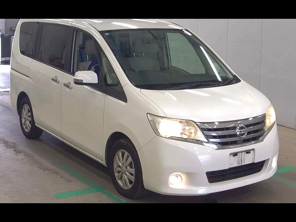 NISSAN SERENA 5D 20G