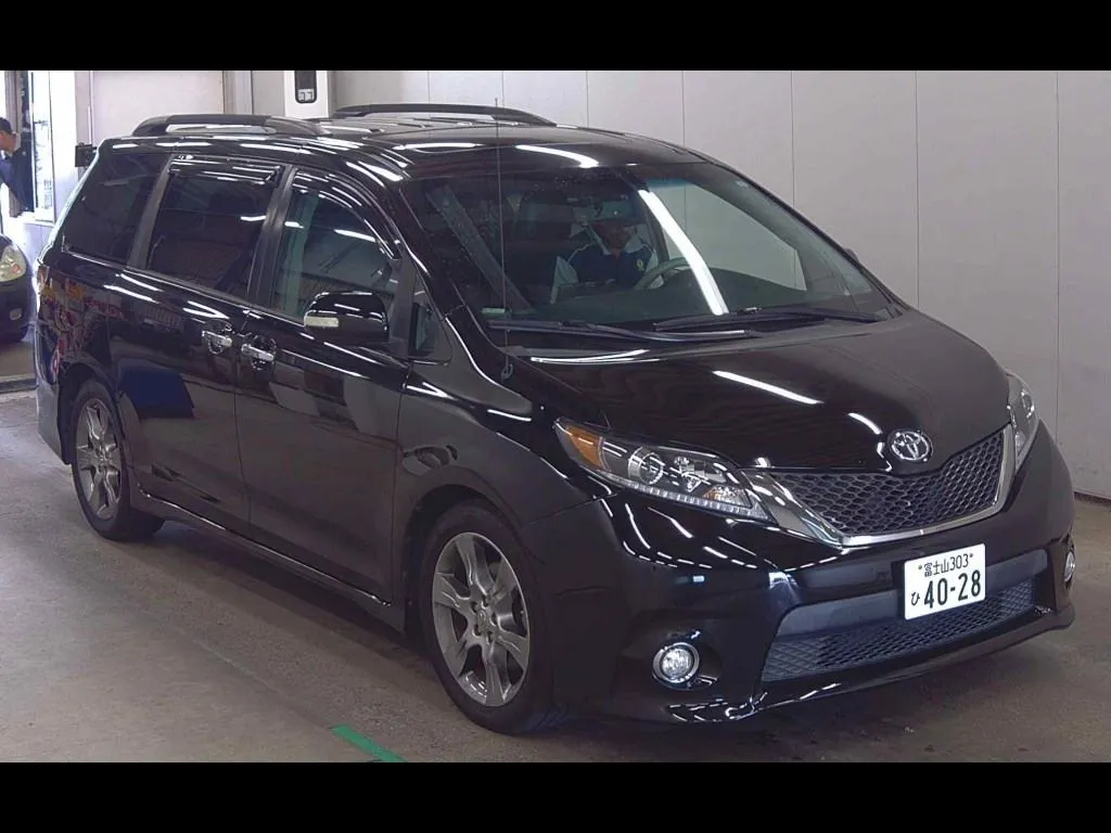 AMERICA TOYOTA SIENNA SE
