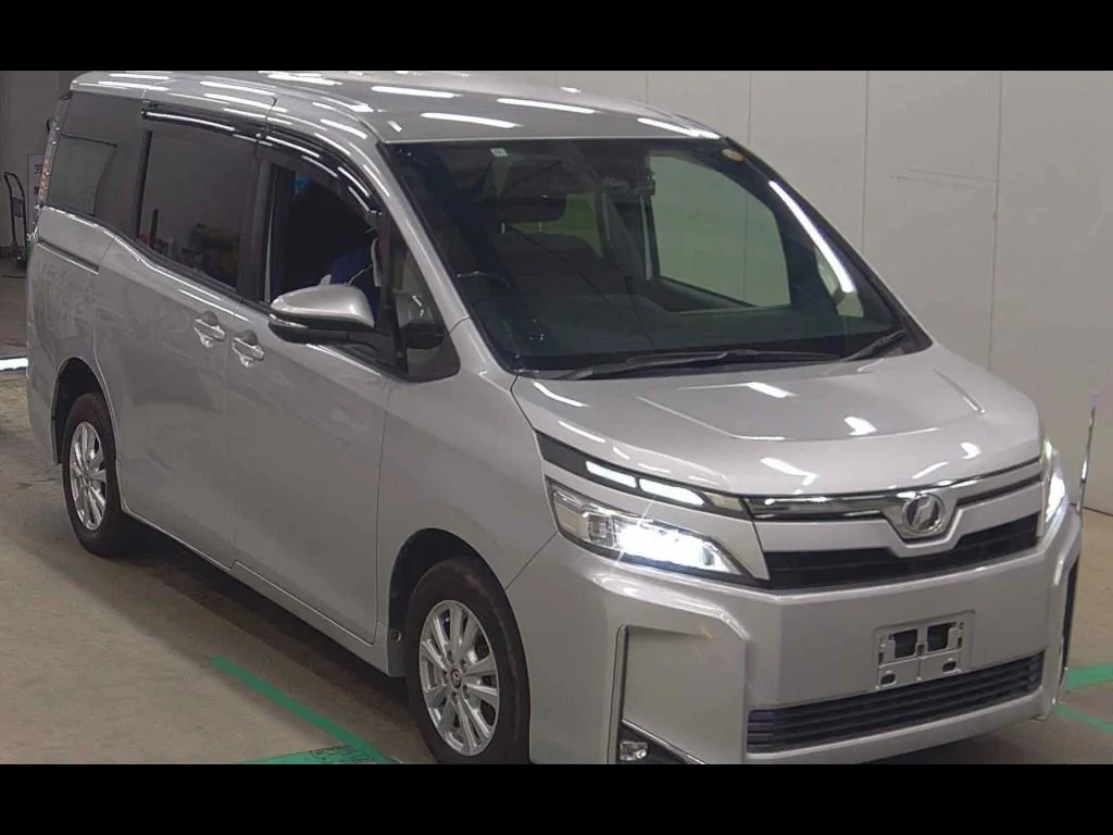 TOYOTA VOXY 4WD V