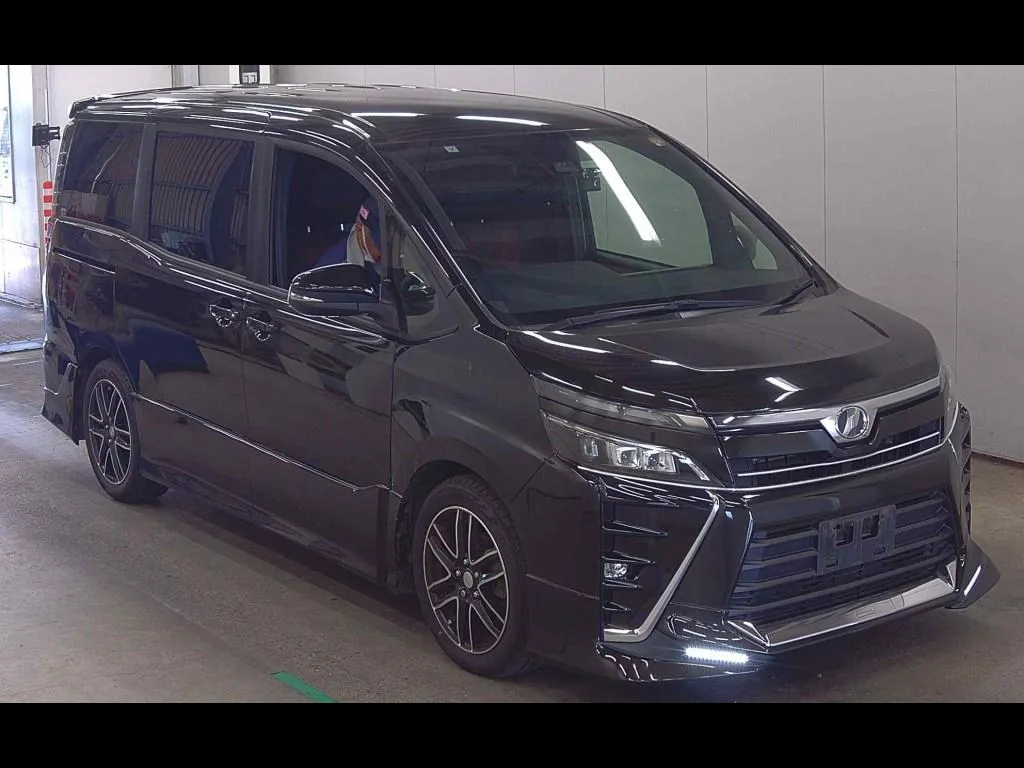 TOYOTA VOXY ZS