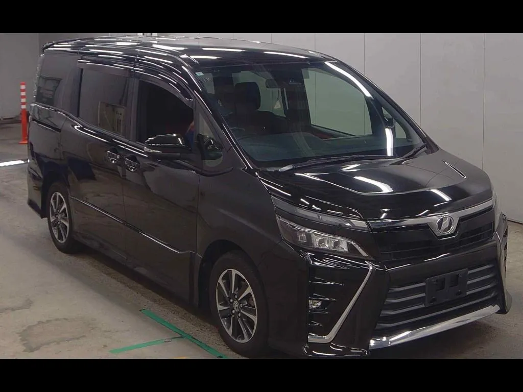 TOYOTA VOXY ZS