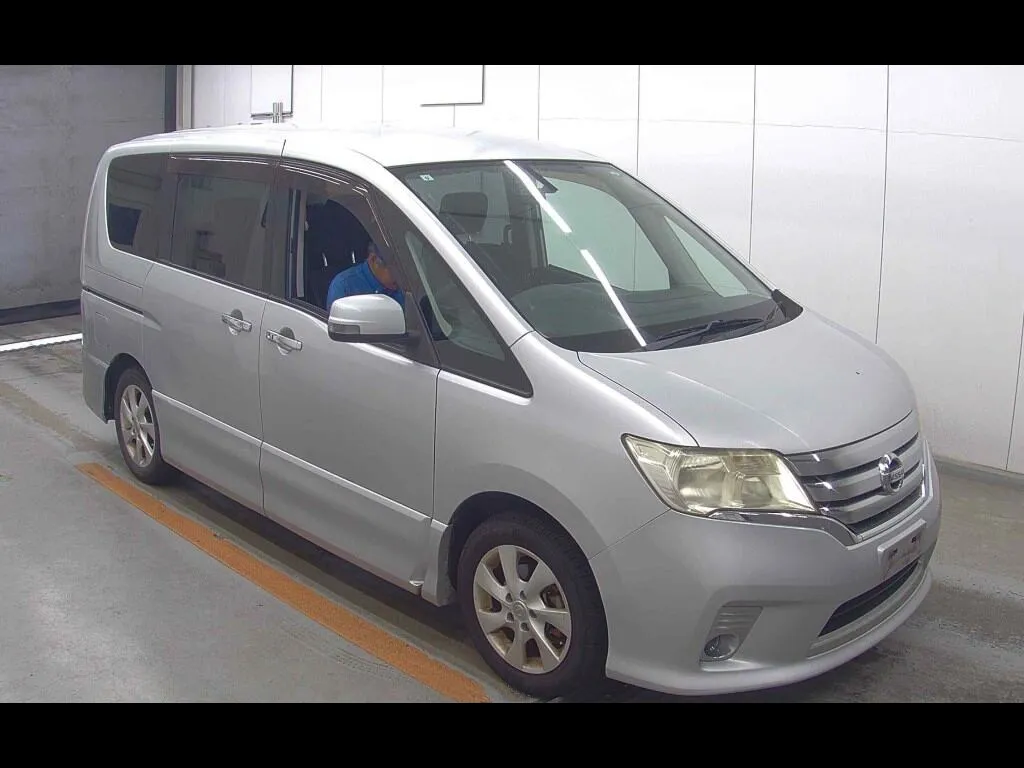NISSAN SERENA 5D HIGHWAY STAR