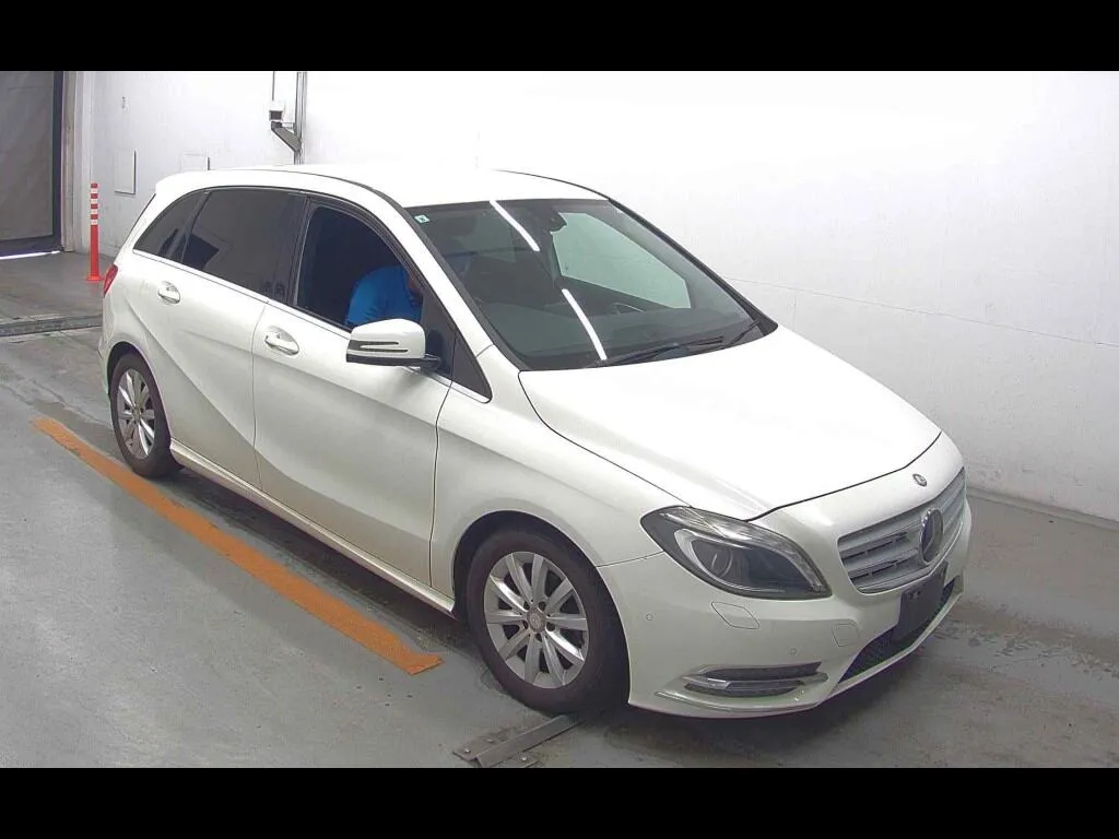 MERCEDES BENZ B-CLASS B180