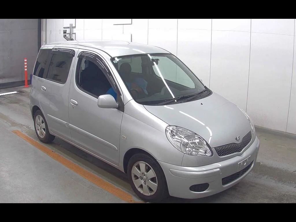 TOYOTA FUNCARGO G REAR LIVING VERSION