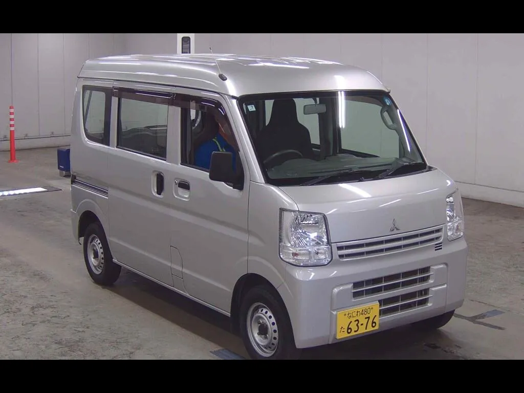 MITSUBISHI MINICAB VAN M