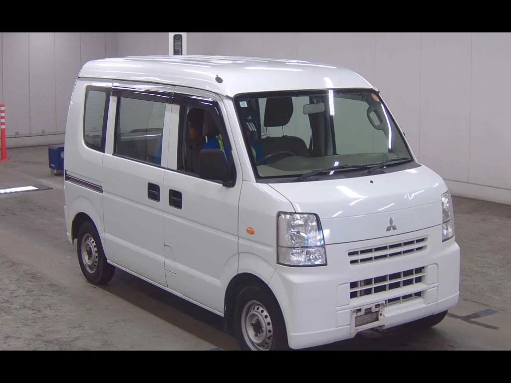 MITSUBISHI MINICAB VAN M