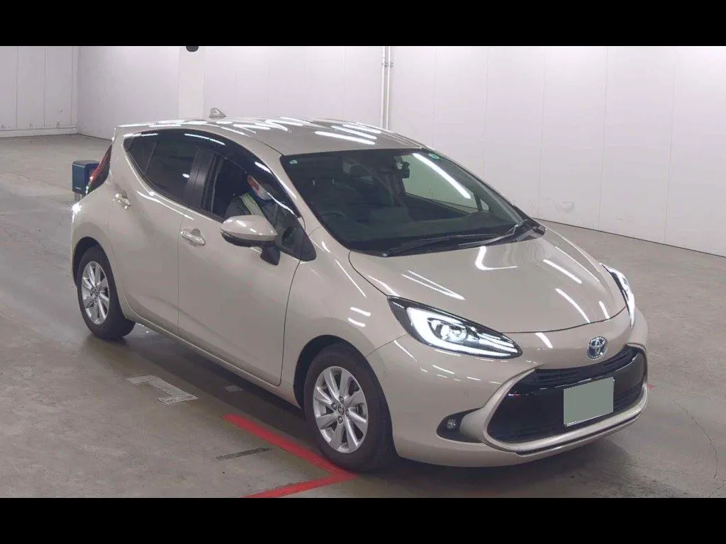 TOYOTA AQUA Z