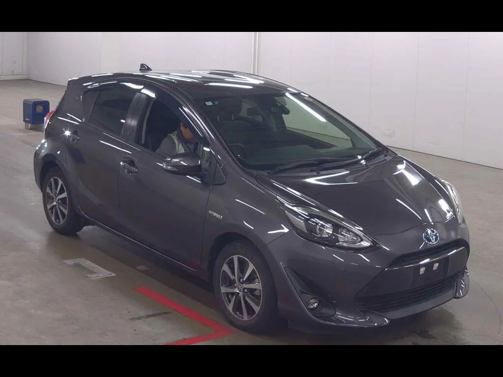 TOYOTA AQUA G SOFT LEATHER SELECTION