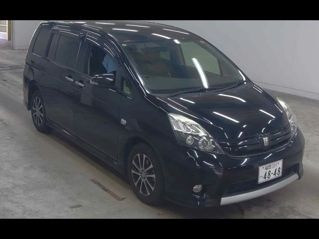 TOYOTA ISIS PLATANA V SELECTION NOIR