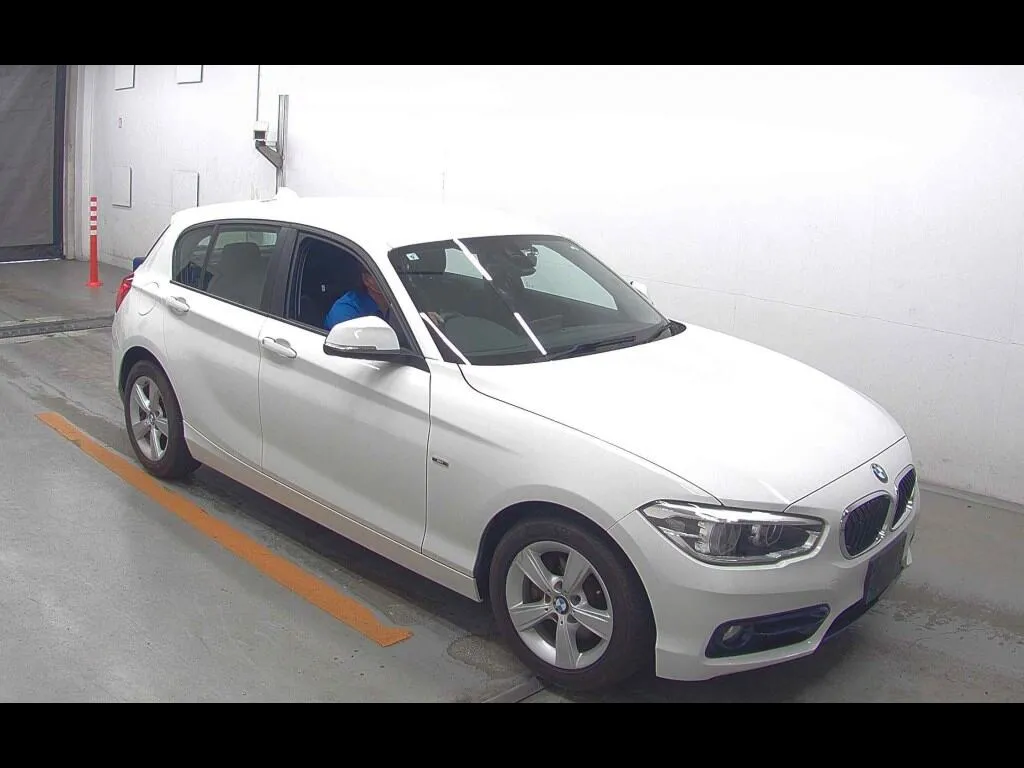 BMW 1 SERIES 5D 118I SPORT