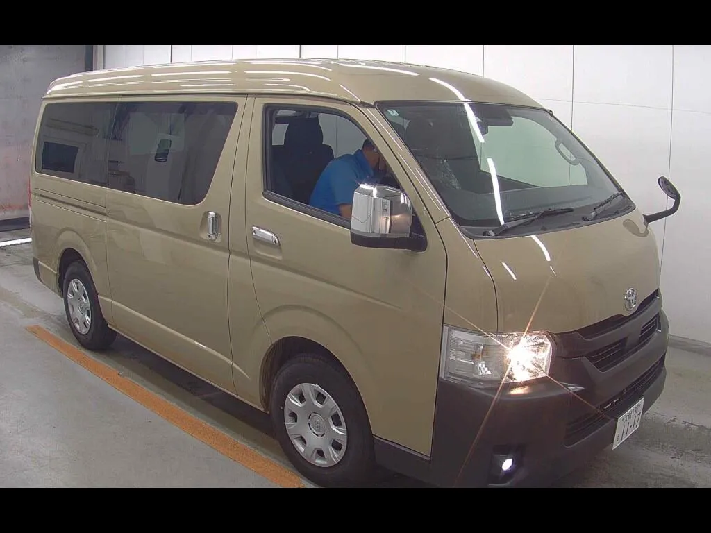 TOYOTA HIACE VAN 5D LONG SUPER GL