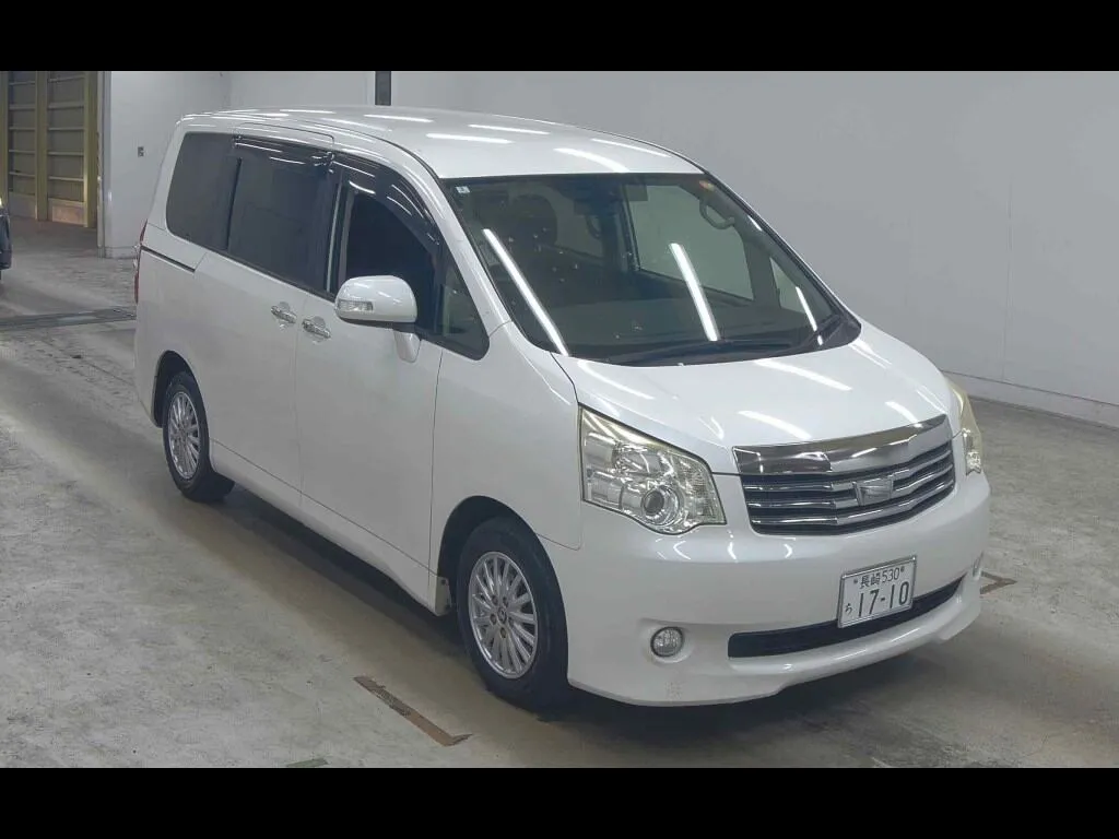 TOYOTA NOAH X SMART EDITION