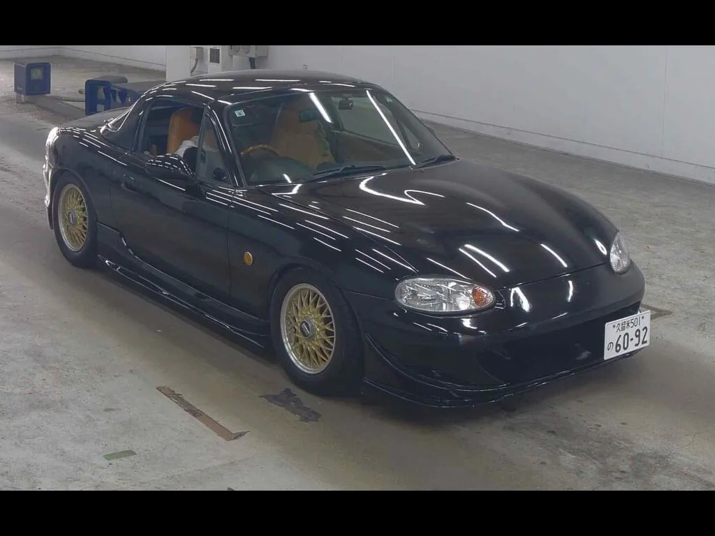 MAZDA ROADSTER VS