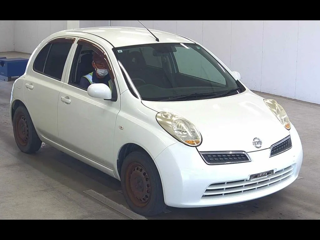 NISSAN MARCH 5D