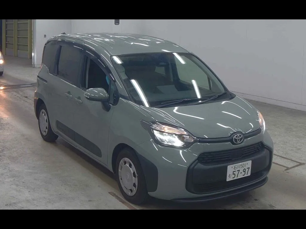TOYOTA SIENTA X