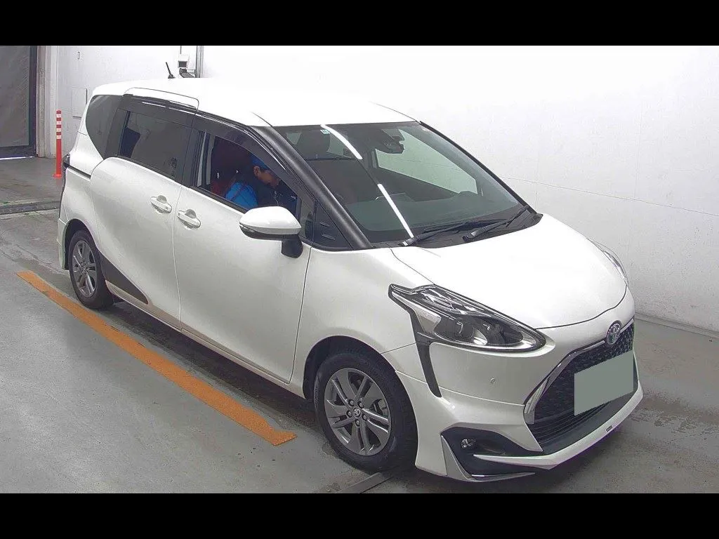 TOYOTA SIENTA HYBRID G CUERO