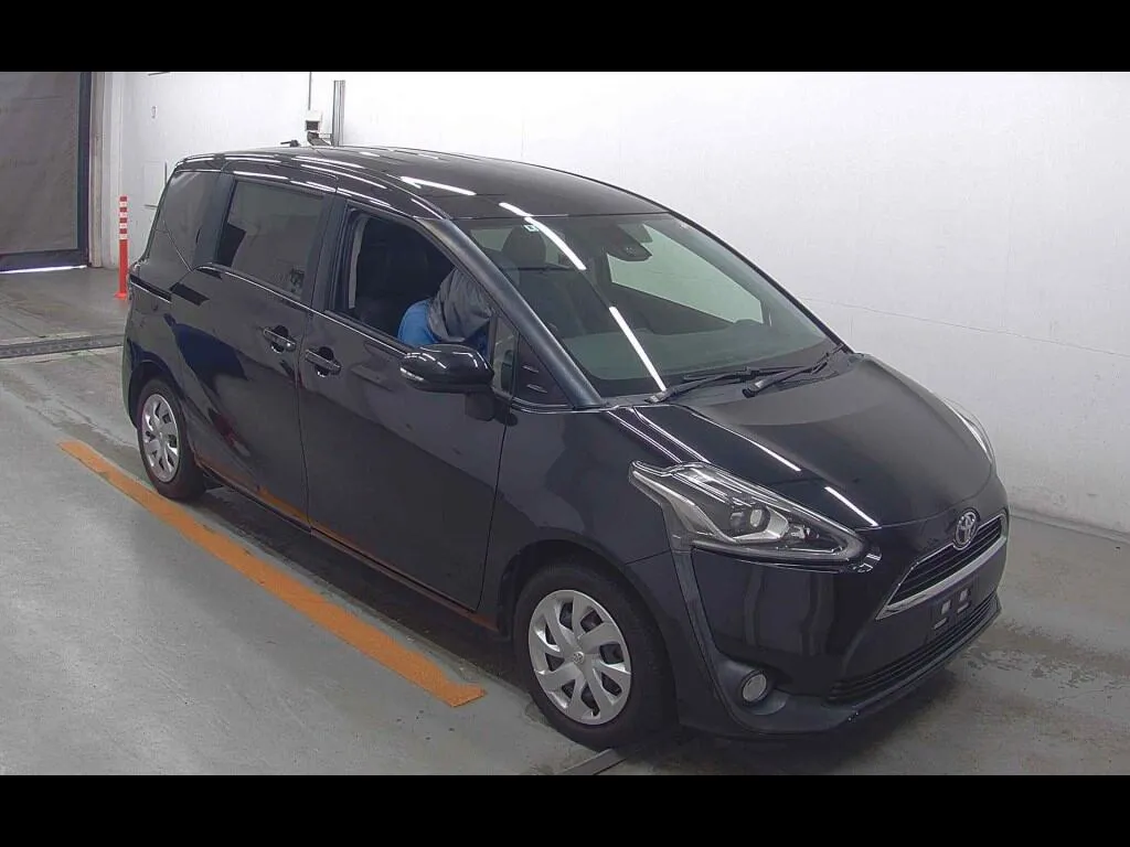 TOYOTA SIENTA G CUERO