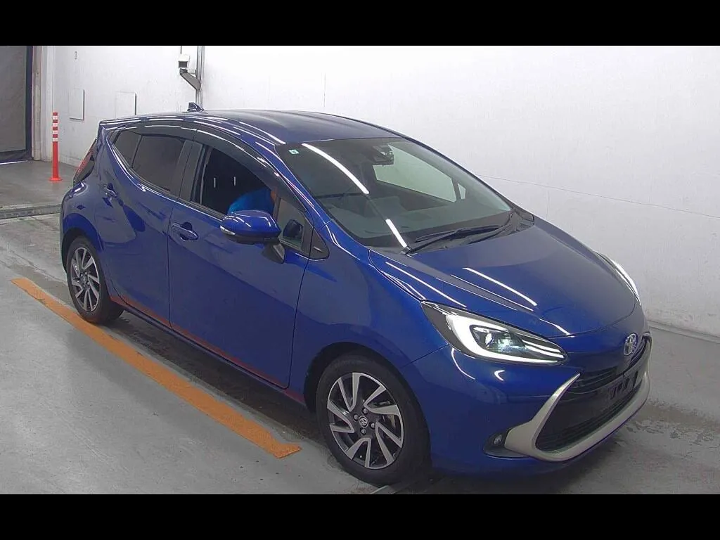 TOYOTA AQUA Z